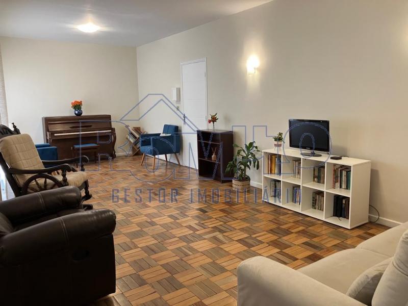 CASA TÉRREA ISOLADA-420m²- A 150 m DO METRÔ